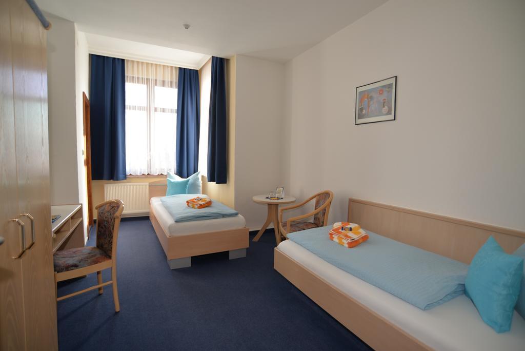 Hotel Am Hohen Schwarm Saalfeld Saale Luaran gambar