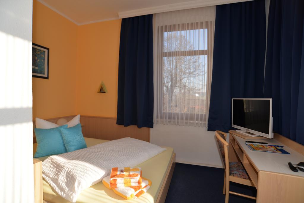 Hotel Am Hohen Schwarm Saalfeld Saale Luaran gambar
